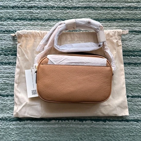 🆕 Tory Burch McGraw camera bag - Picture 3 of 12